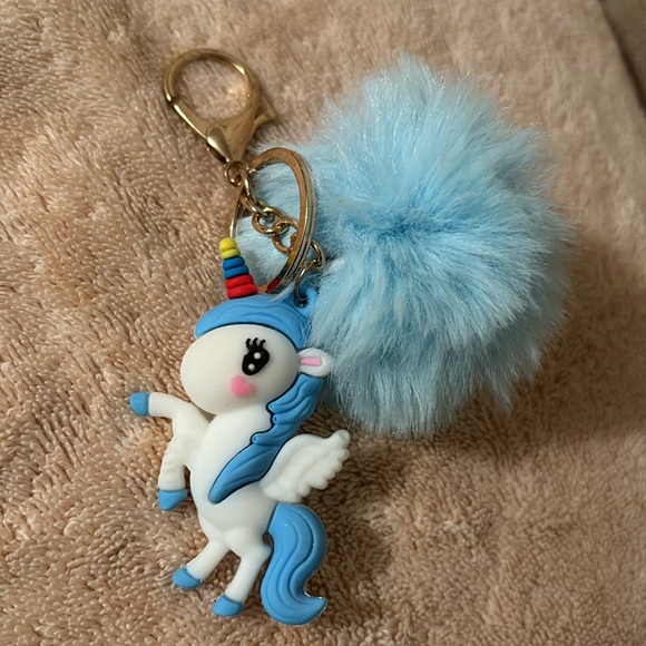 UNICORN KEYCHAIN ๐ (1 PIECE) - Picture 11 of 16